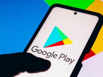 Logo de la tienda Google Play en un móvil.