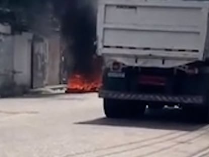 Autobuses-barricada en Río de Janeiro, Brasil.