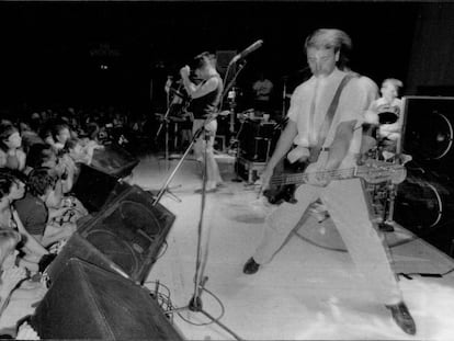 New Order en concierto el 29 de noviembre de 1982