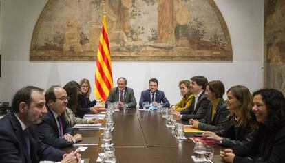 Reunión de la Mesa de Dialogo entre el Govern y algunos de los partidos del Parlament (ERC, Junts Per Catalunya, PSC, Catalunya en Comu Podem).
