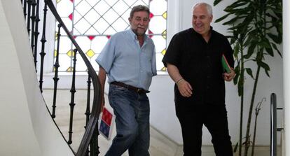 Francisco Carbonero (d) junto a Francisco Fern&aacute;ndez en la sede de UGT.