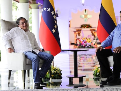 El presidente de Colombia, Gustavo Petro, y el mandatario venezolano, Nicolás Maduro, en un reunión en Caracas, el pasado 23 de marzo.