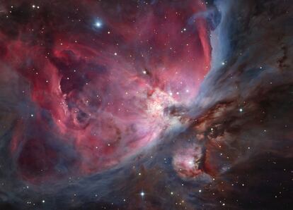 &lsquo;C&uacute;mulo de Trapecio  y la nebulosa circundante&rsquo; (The Trapezium Cluster and Surrounding Nebula). Fotograf&iacute;a ganadora. 
 