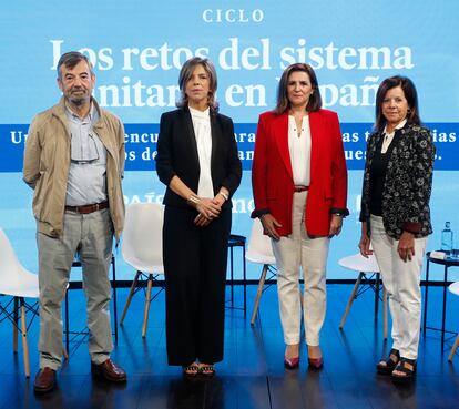 De izquierda a derecha, Félix Lobo, catedrático emérito de Economía de la Universidad Carlos III de Madrid y director de Economía y Políticas de Salud de Funcas; Marta Villanueva, directora general de la Fundación IDIS; Isabel Pineros, directora del departamento de Acceso​ de Farmaindustria, y Olga Delgado, presidenta de la Sociedad Española de Farmacia Hospitalaria (SEFH). 