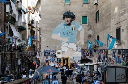 Mural de Maradona en el barrio de Quartieri Spagnoli.