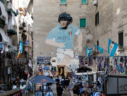 Mural de Maradona en el barrio de Quartieri Spagnoli.