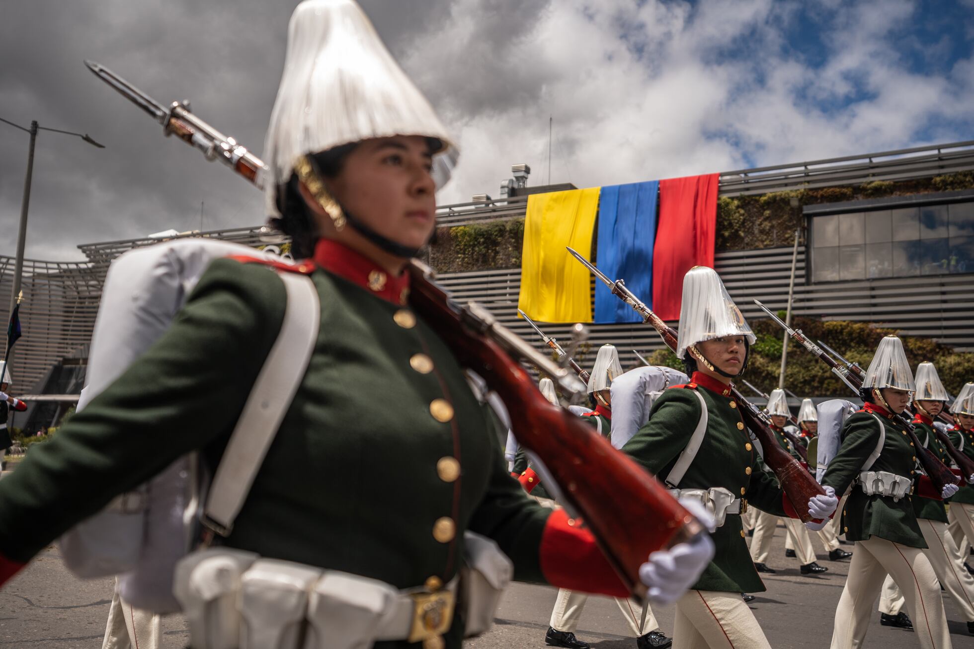 El desfile militar por la independencia de Colombia, en imágenes ...