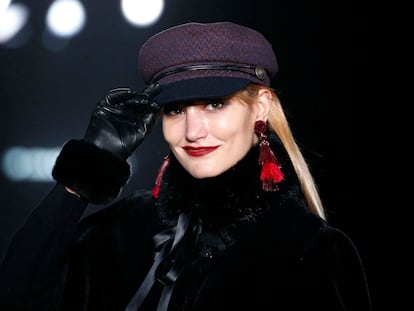 Alba Carrillo en el desfile de Lola Casademunt otoño invierno 2018-2019.
