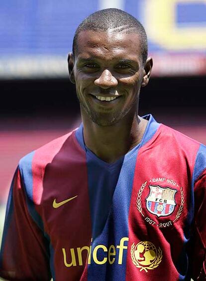 Abidal, ayer en su presentación.