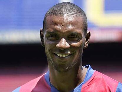 Abidal, ayer en su presentación.