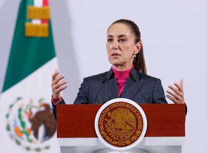 Claudia Sheinbaum durante la conferencia matutina de este viernes, en Palacio Nacional.