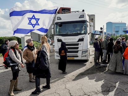 Protestors in the Israeli port of Ashdod on Thursday.