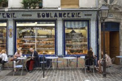 Panadería y pastelería en la rue des Rosiers, en el Marais (París).