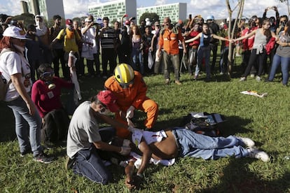 Protesto contra o Governo Michel Temer deixou vários feridos em Brasília. 