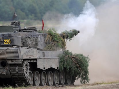 Un tanque Leopard alemán, durante unas maniobras en Weisskeissel (Alemania), en 2009.