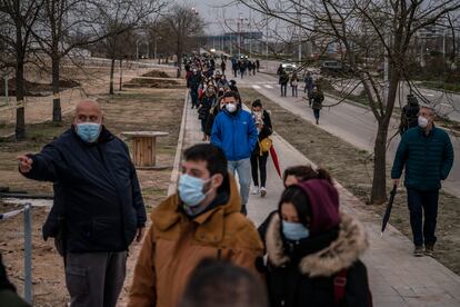 8.000 personas fueron citadas el lunes para ser vacunadas solo en el Zendal.