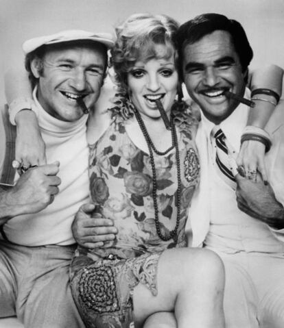 Desde la izquierda, Gene Hackman, Liza Minnelli y Burt Reynolds, en una fotografía promocional de la película 'Los aventureros del Lucky Lady' de 1975.