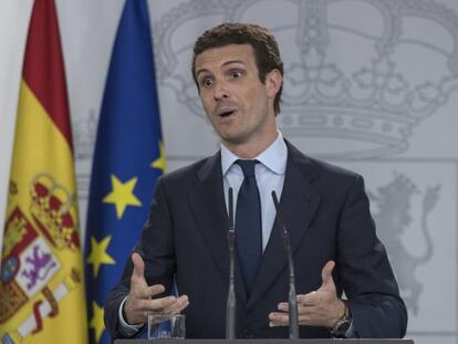 Pablo Casado, durante su rueda de prensa en la Moncloa.