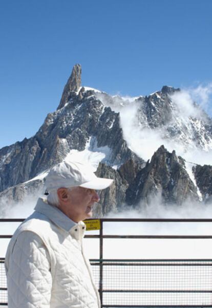 El papa Benedicto XVI, durante uan excursión a los Alpes este verano.