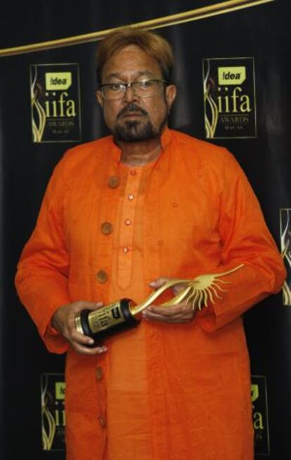 Rajesh Khanna, con su premio de la Academia India, en 2009.