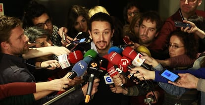 El líder de Podemos, Pablo Iglesias, tras una entrevista.