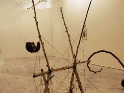 Una de las obras de la exposición <i>Adolfo Schlosser 1939-2004</i> que se puede disfrutar en el Reina Sofía.