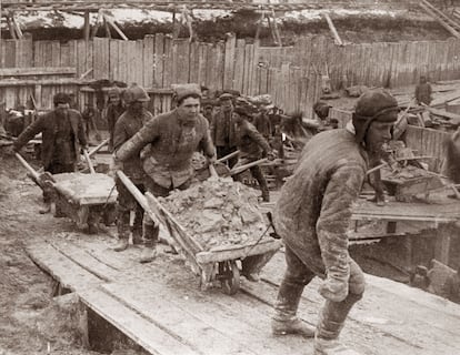 Construction of the White Sea-Baltic Canal