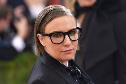 Lena Dunham es una de las famosas que más apoyo público a mostrado a Hillary Clinton. No solo sus redes sociales están repletas de mensajes a favor de la demócrata, sino que la actriz y creadora de la serie ‘Girls’ se ha involucrado en la campaña del partido. Para ella, Trump es “una seria amenaza nacional” y han sido continuos sus mensajes para denunciar la misoginia del candidato republicano a la Casa Blanca.