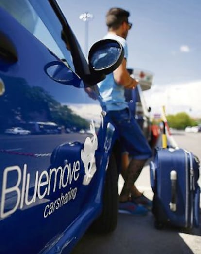 Uno de los coches de la empresa de 'carsharing' Bluemove.