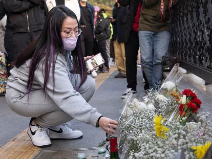 Homenaje a las víctimas de la tragedia en la fiesta de Halloween del pasado sábado en Seúl.