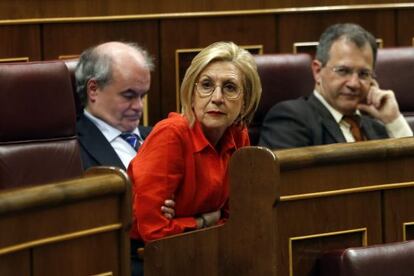 Rosa Díez, junto a los diputados Gorriarán y Anchuelo.