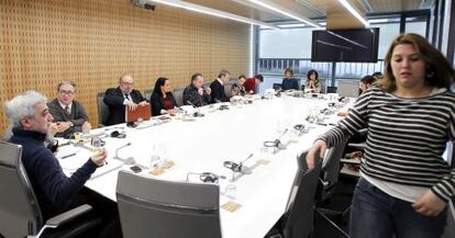 Los representantes de Bildu abandonan la Comisión de Hacienda.