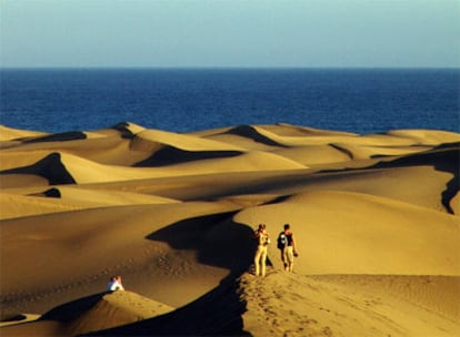 Dunas en la playa de Maspalomas, espacio protegido al sur de Gran Canaria