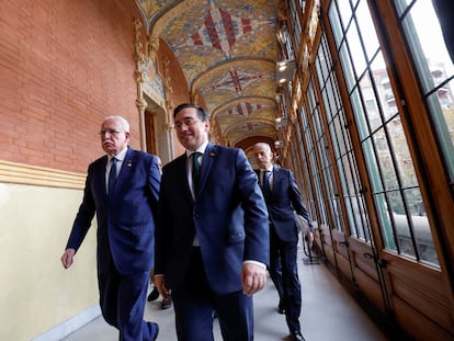 El ministro de Asuntos Exteriores, UE y Cooperación José Manuel Albares, junto a Riyad Al-Maliki, ministro de Asuntos Exteriores de Palestina, en la reunión ministerial de la Unión por el Mediterráneo, este lunes.