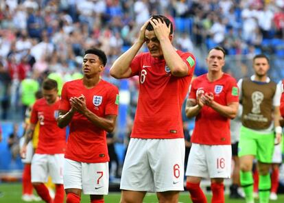 Los jugadores ingleses se lamentan al final del partido, en el que la selección belga ganó el tercer puesto del Mundial de Rusia.
