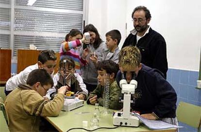 El equipo investigador del colegio público Jaime I de Sant Vicent del Raspeig (Alicante).