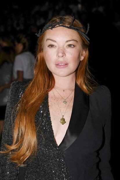 No final da década de 2000, a ex-estrela adolescente Lindsay Lohan (Nova York, 1986) viu sua carreira desmoronar: seus filmes não faziam sucesso nos cinemas, e ela era repreendida por seus produtores devido a sua intensa vida noturna. Não foi surpresa portanto que os produtores de O Outro Lado (2011) pensassem bem e decidissem demiti-la por sua “falta de rentabilidade”. Muito pouco tempo depois, a atriz também foi substituída como protagonista de Inferno, um filme sobre a vida da atriz pornográfica dos anos setenta Linda Lovelace que começou a ser gestado em 2010 e foi finalmente lançado como Lovelace em 2013, com Amanda Seyfried como protagonista.