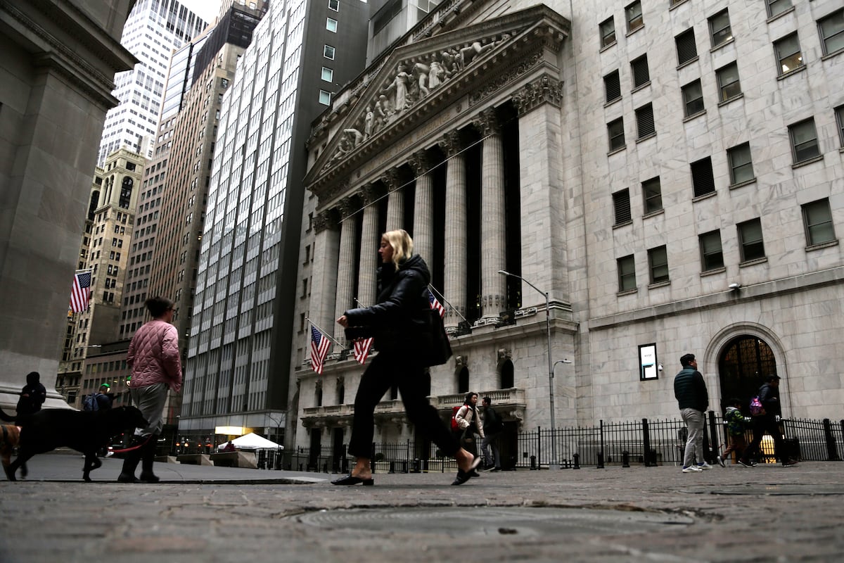 Wall Street holds steady ahead of Fed decision on rates | Economy and ...