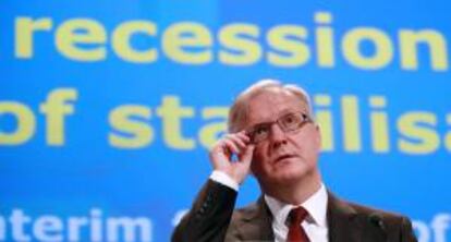 El comisario europeo de Asuntos Econmicos y Monetarios, Olli Rehn, ofrece una rueda de prensa en la sede de la Unin Europea en Bruselas (Blgica). EFE/Archivo