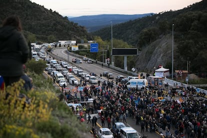 Las protestas convocadas por Tsunami Democràtic buscaron una movilización masiva para bloquear la actividad, como los cortes en las autopistas.