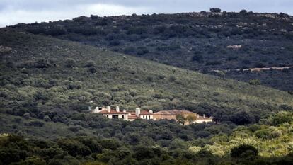 Vista del cortijo sancionado por Parques Nacionales en Cabañeros.