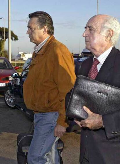 El ex alcalde de Andratx Eugenio Hidalgo a su llegada a la cárcel.