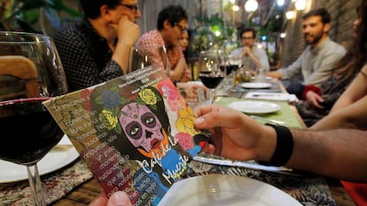 El Café de la Muerte ha desembarcado en Chile, aunque los primeros locales se remontan al 2010 en Reino Unido.