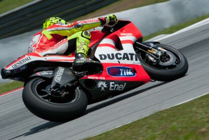 Valentino Rossi rueda en Sepang