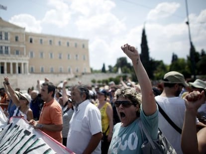 Manifestaci&oacute;n de empleados de banco en Atenas.