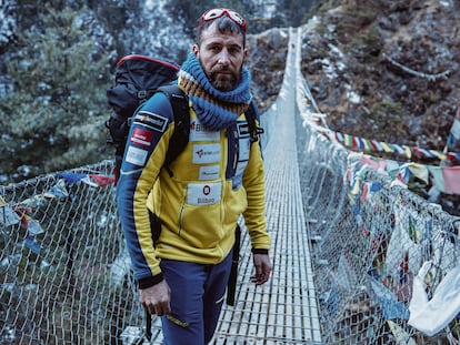 Alex Txikón, en el 'trekking' para llegar al Everest.