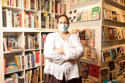 Ingrid Acebal en la librería Panta Rhei. / CARLOS PINA