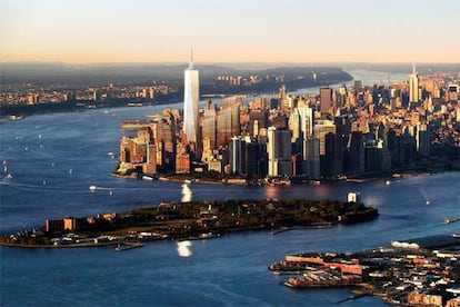 Imagen difundida ayer por la Corporación para el Desarrollo del Bajo Manhattan que muestra el nuevo perfil de la <i>zona cero</i> con la Torre de la Libertad.