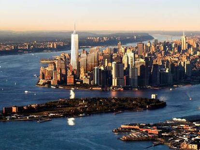 Imagen difundida ayer por la Corporación para el Desarrollo del Bajo Manhattan que muestra el nuevo perfil de la <i>zona cero</i> con la Torre de la Libertad.