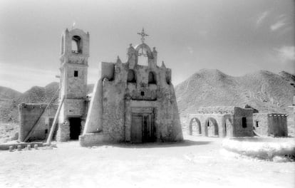 Uno de los escenarios de películas de cine en Almería, perteneciente a la colección 'La linterna mágica'. Imagen cedida por la Fundación Manuel Falces.